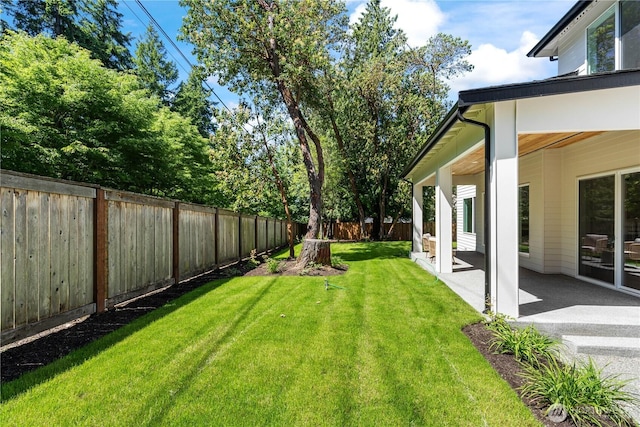 14511 SE 21st Pl, Bellevue, WA 98007 - view of yard featuring a patio area