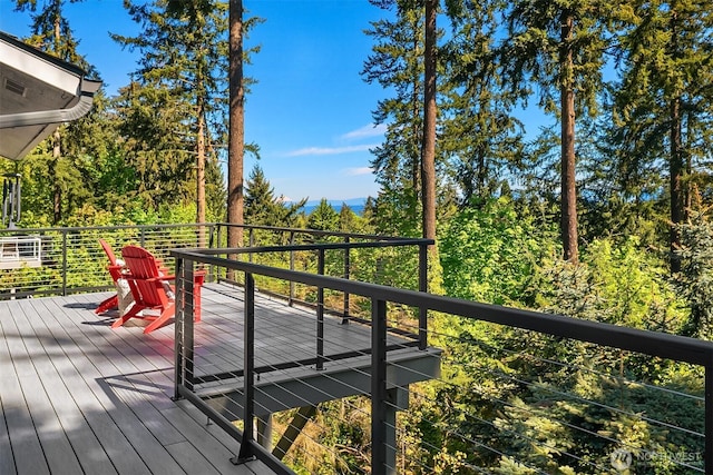 4906 157th Ave SE, Bellevue, WA 98006 - view of wooden deck