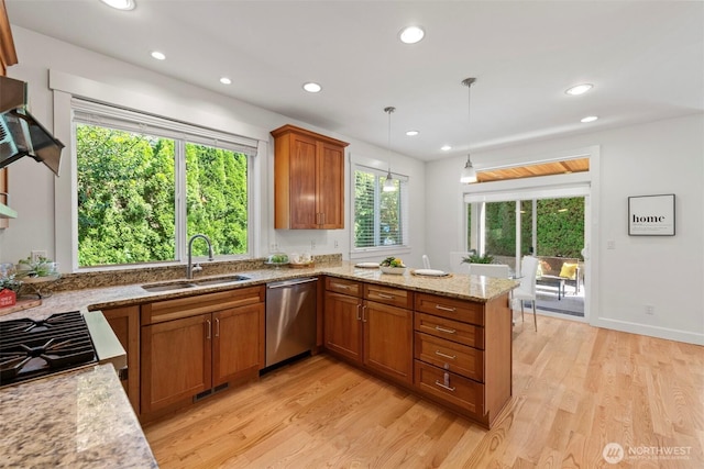 7301 NE 155th St, Kenmore, WA 98028 - kitchen featuring a sink, dishwasher, a peninsula, light wood-style flooring, and recessed lighting