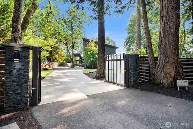 7708 Walnut St SW, Lakewood, WA 98498 - view of gate