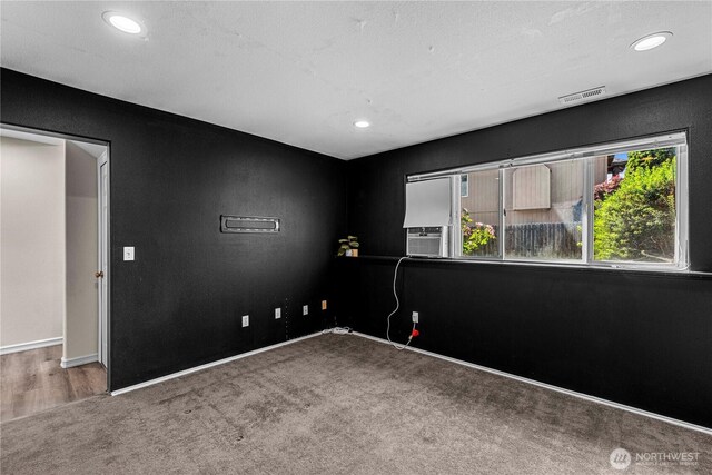 1324 Fairhaven Ave, Wenatchee, WA 98801 - carpeted spare room featuring baseboards, cooling unit, and recessed lighting