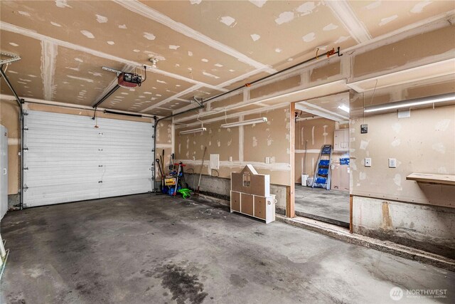 1324 Fairhaven Ave, Wenatchee, WA 98801 - garage featuring a garage door opener