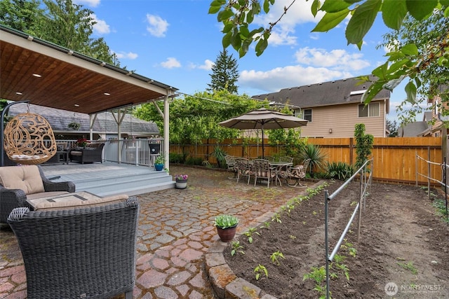 13327 SE 279th Pl, Kent, WA 98042 - fenced backyard featuring a patio