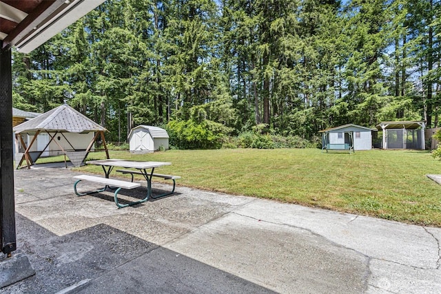 15412 SE 304th Pl, Kent, WA 98042 - view of patio / terrace with a gazebo and view of wooded area