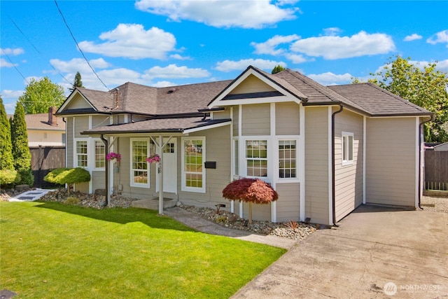 1630 Hillcrest Ave, Enumclaw, WA 98022 - traditional-style house featuring roof with shingles