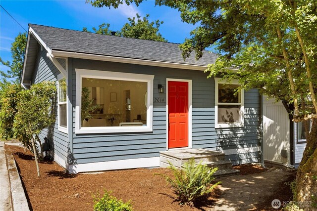 2614 E Olive St, Seattle, WA 98122 - bungalow-style house featuring a shingled roof