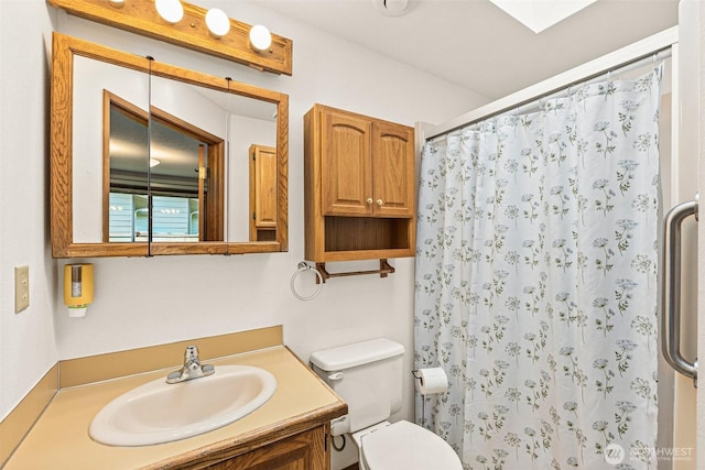 6410 151st Ave E, Sumner, WA 98390 - full bath with vanity, toilet, and a shower with curtain