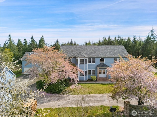 145 E Falcon Ct, Shelton, WA 98584 - view of front facade featuring a front yard