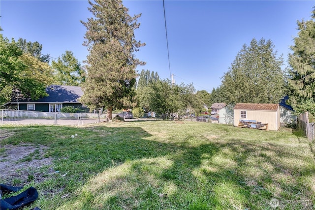 2150 N Callow Ave, Bremerton, WA 98312 - view of yard with an outbuilding