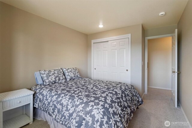 1653 204th Ave NE, Sammamish, WA 98074 - carpeted bedroom featuring a closet, recessed lighting, and baseboards