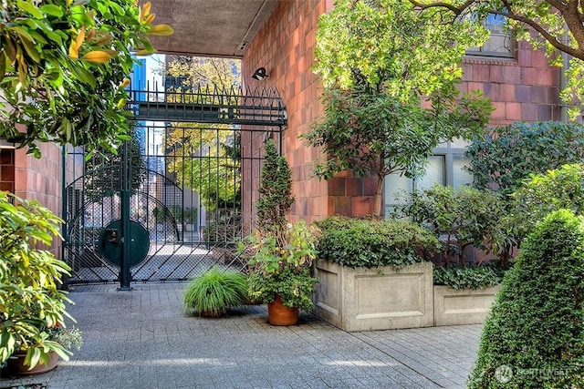 2021 1st Ave Unit G4, Seattle, WA 98121 - view of gate