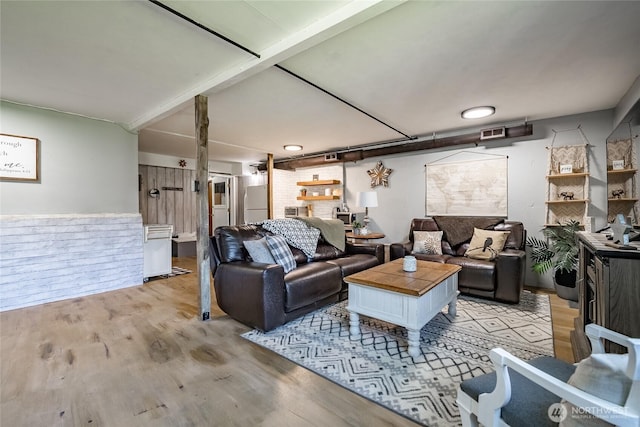401 British Columbia Ave, Lynden, WA 98264 - living area with light wood-style floors