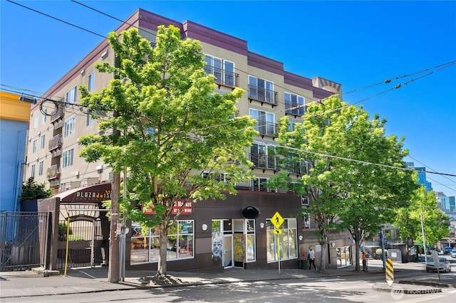 1711 E Olive Way Unit 519, Seattle, WA 98102 - view of apartment building / complex