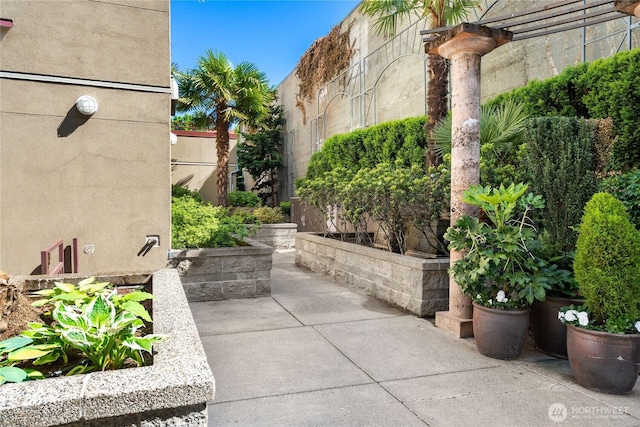 1711 E Olive Way Unit 519, Seattle, WA 98102 - view of patio