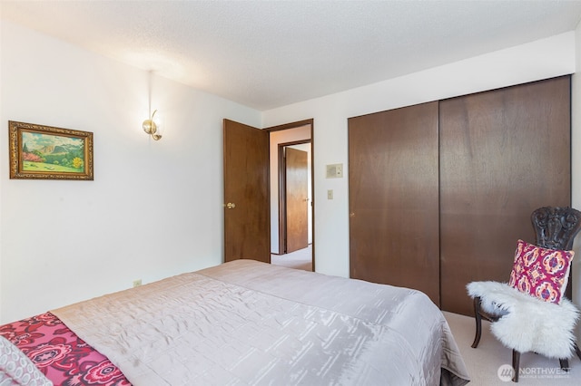 5228 56th Ave S, Seattle, WA 98118 - carpeted bedroom with a closet
