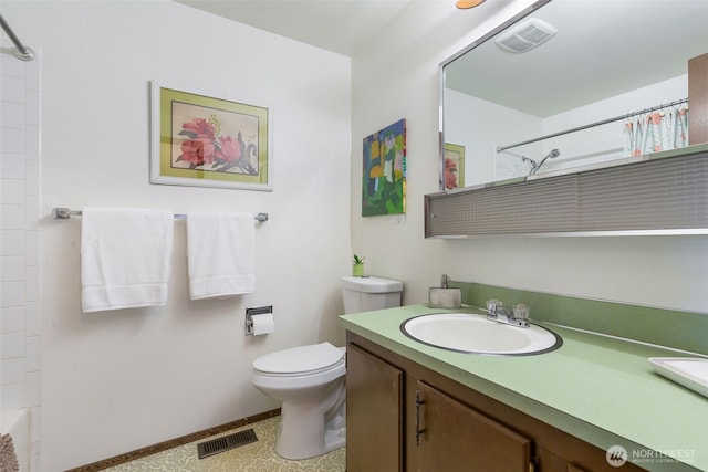 5228 56th Ave S, Seattle, WA 98118 - full bath with vanity and toilet