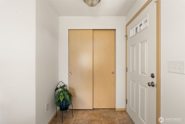 401 Huntting Rd, Silver Creek, WA 98585 - foyer entrance featuring baseboards