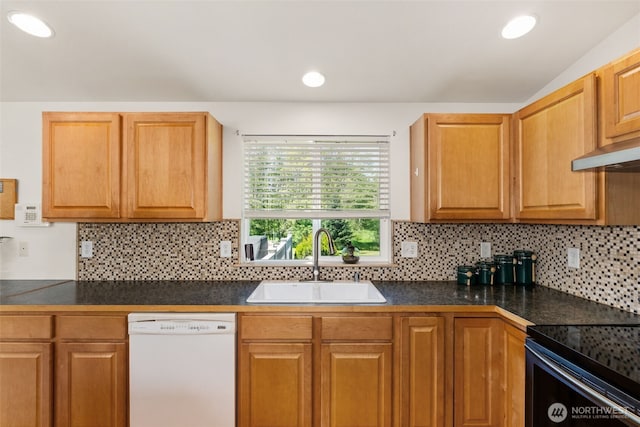 401 Huntting Rd, Silver Creek, WA 98585 - kitchen with dishwasher, a sink, dark countertops, tasteful backsplash, and recessed lighting