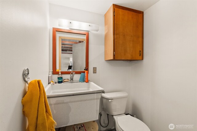 401 Huntting Rd, Silver Creek, WA 98585 - bathroom with toilet and vanity