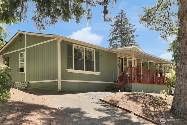 23708 Locust Way Unit 8B, Bothell, WA 98021 - manufactured / mobile home with a porch