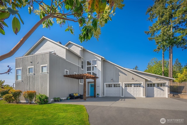 884 Saratoga Way, Camano Island, WA 98282 - view of front of property with a front yard and a detached garage