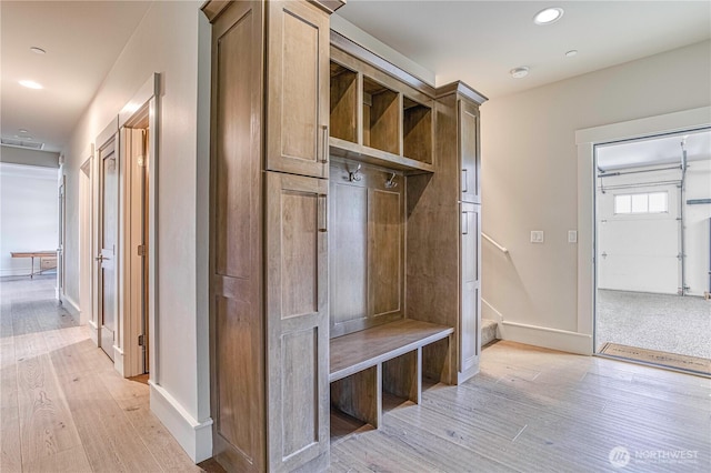 4942 Hurst Landing Rd, Rock Island, WA 98850 - mudroom featuring light wood-type flooring, baseboards, and recessed lighting