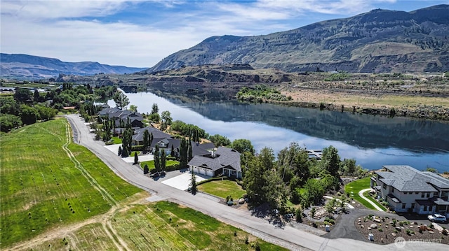 4942 Hurst Landing Rd, Rock Island, WA 98850 - aerial view of a water and mountain view