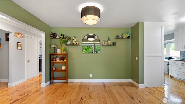 1109 University St, Walla Walla, WA 99362 - dining room featuring light wood finished floors and baseboards