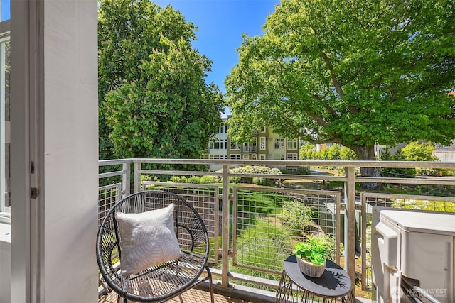 145 Ferncliff Ave NE Unit D338, Bainbridge Island, WA 98110 - view of balcony