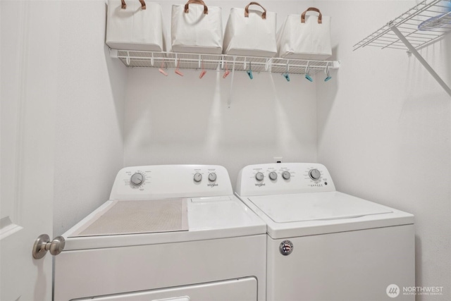 201 SE Alder St, Winlock, WA 98596 - laundry area featuring separate washer and dryer