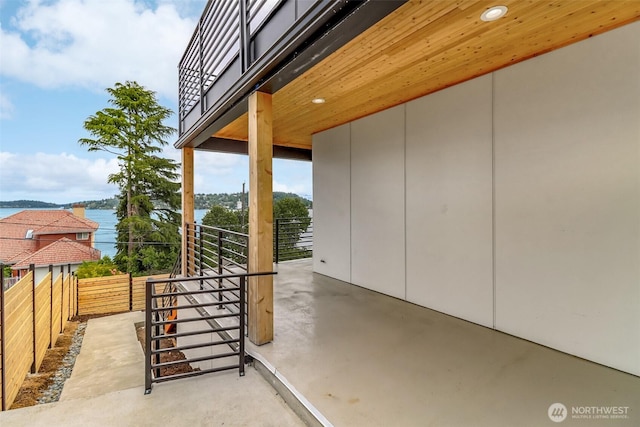7253 S Taft St, Seattle, WA 98178 - view of patio featuring a water view