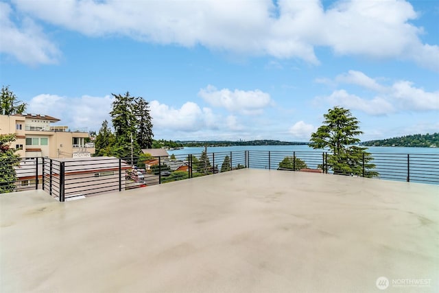 7253 S Taft St, Seattle, WA 98178 - view of patio featuring a water view