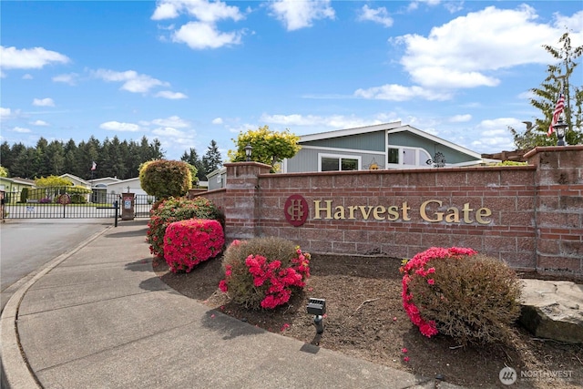 6124 91st St E, Puyallup, WA 98371 - community / neighborhood sign with a gate