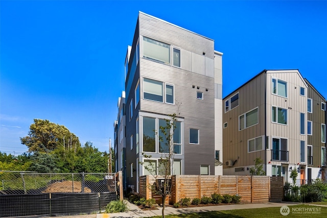 6320 41st Ave SW Unit D, Seattle, WA 98136 - view of building exterior