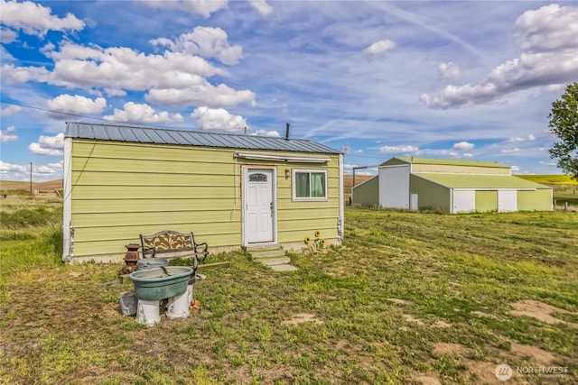 8495 Williams Rd E, Wilbur, WA 99185 - view of outbuilding featuring entry steps