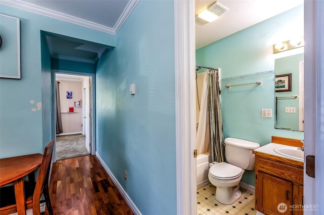 250 Tucker Ave Unit 22, Friday Harbor, WA 98250 - full bath with vanity, toilet, shower / tub combo, crown molding, and baseboards