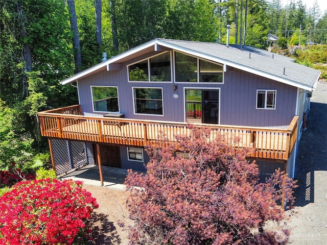 161 E Connemara Way, Shelton, WA 98584 - view of front facade with a deck