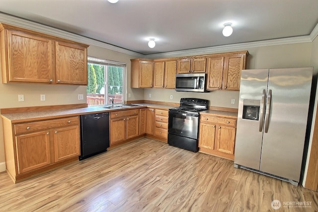 831 SW 364th Pl, Federal Way, WA 98023 - kitchen featuring black appliances, crown molding, a sink, and light wood-style floors