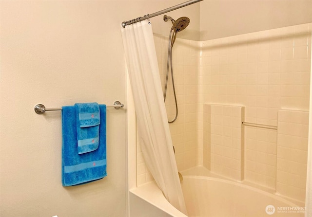 4459 249th Ter SE Unit 8-5, Issaquah, WA 98029 - full bathroom featuring shower / tub combo with curtain
