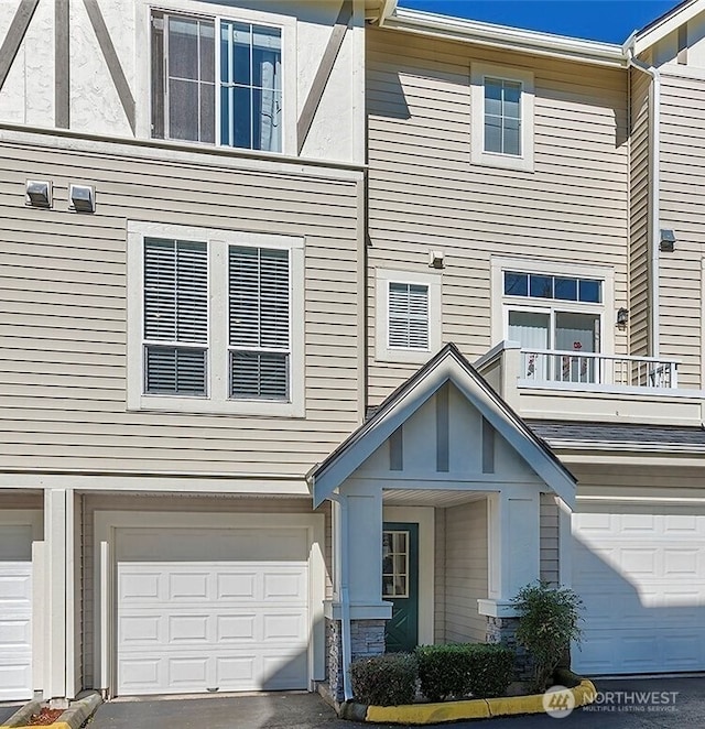 4459 249th Ter SE Unit 8-5, Issaquah, WA 98029 - townhome / multi-family property with a garage