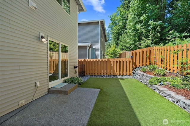 782 Fenway Ln SW, Tumwater, WA 98512 - view of yard with a patio