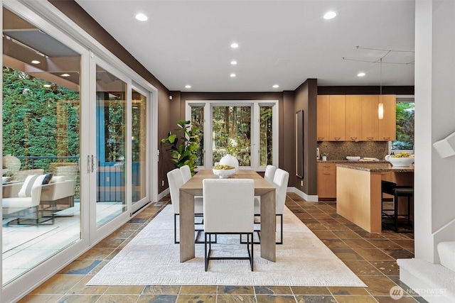 530 Alexander Ave, Kirkland, WA 98033 - dining area featuring recessed lighting and stone tile flooring