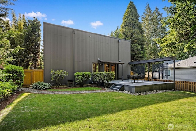 530 Alexander Ave, Kirkland, WA 98033 - back of house featuring a wooden deck and central AC unit