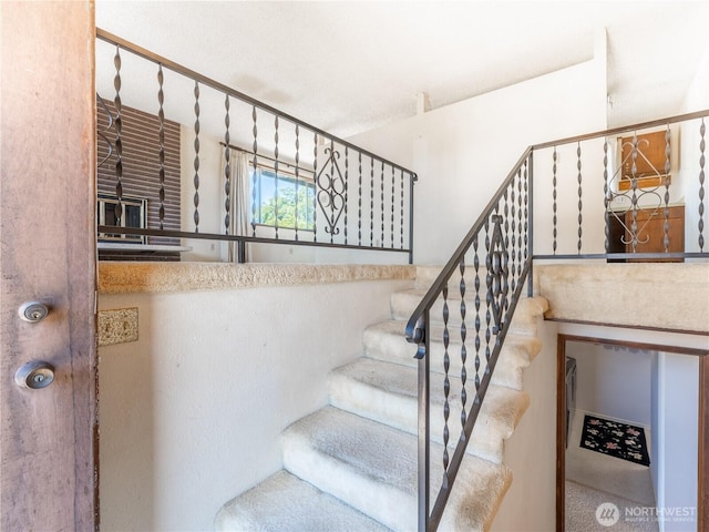 604 N Larch Ave, East Wenatchee, WA 98802 - view of stairway