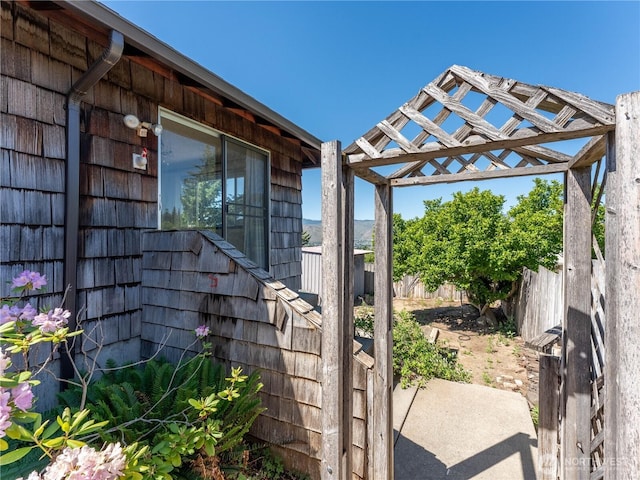 604 N Larch Ave, East Wenatchee, WA 98802 - view of patio / terrace