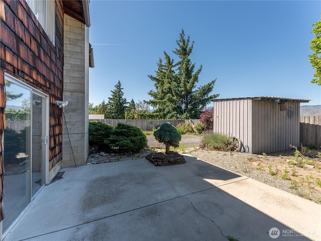 604 N Larch Ave, East Wenatchee, WA 98802 - fenced backyard featuring a patio area