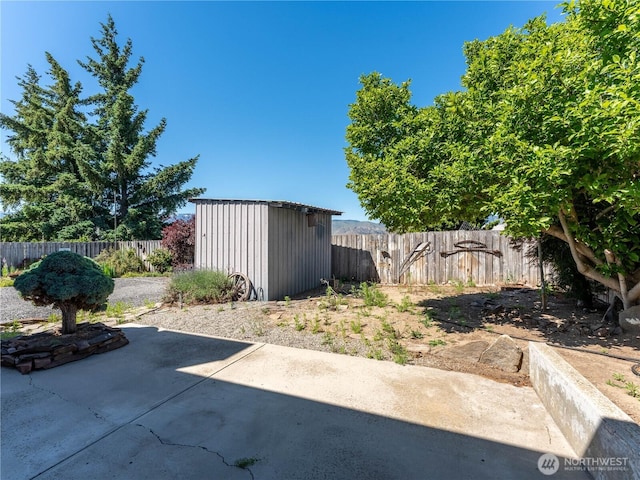 604 N Larch Ave, East Wenatchee, WA 98802 - fenced backyard with a patio