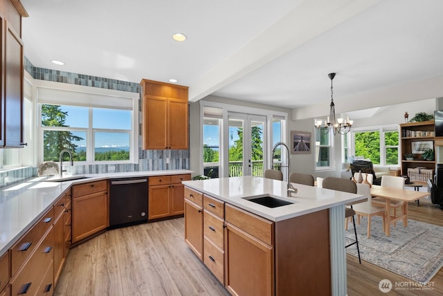 5675 E Hillcrest Dr, Port Orchard, WA 98366 - kitchen featuring dishwashing machine, a sink, plenty of natural light, and recessed lighting