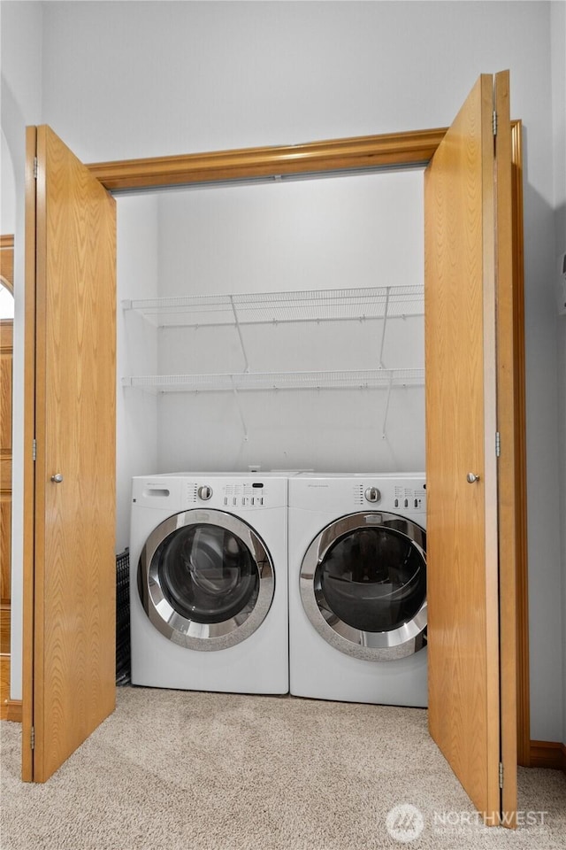 509 Clover Ln, Bellingham, WA 98226 - laundry room featuring washing machine and clothes dryer
