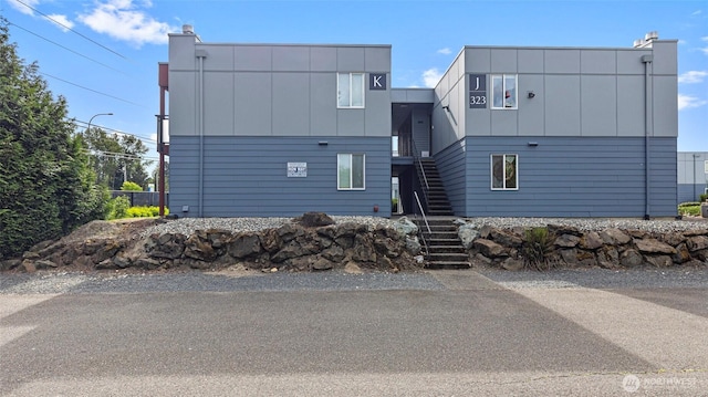323 128th St SE Unit K120, Everett, WA 98208 - view of front facade with stairway